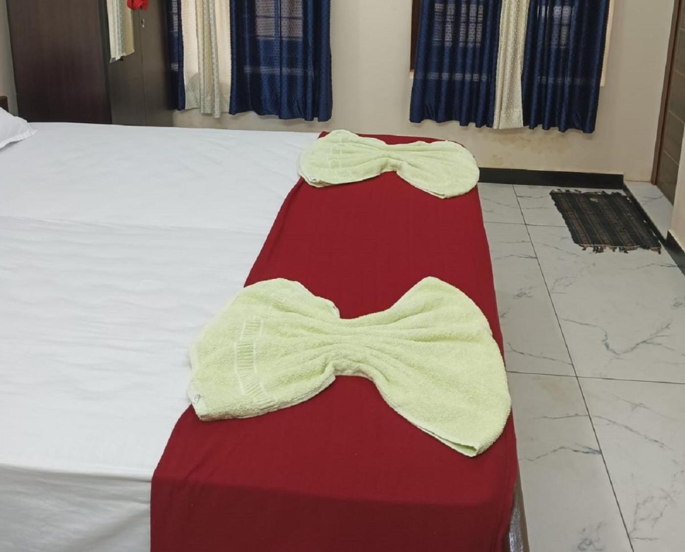 Sri Padmanabha Tourist Home Thiruvananthapuram Eksteriør billede